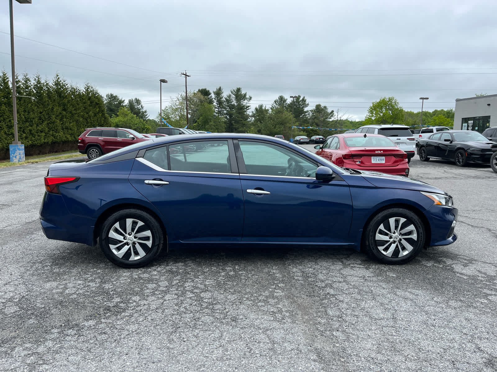 Used 2021 Nissan Altima 2.5 S w/ Driver Assist Package FWD image 2