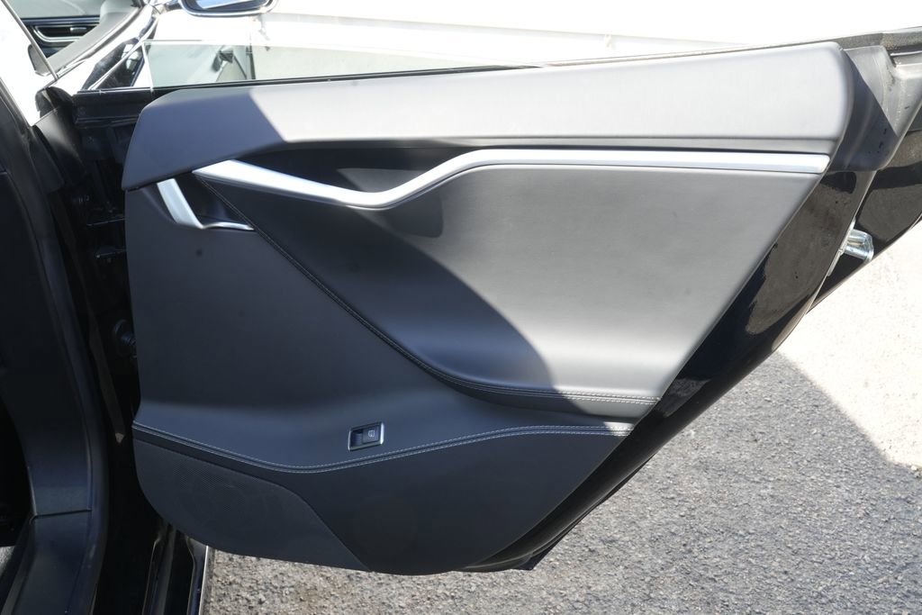 Used 2017 Tesla Model S 75 RWD image 34