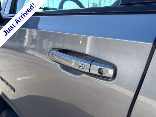 Used 2025 Chevrolet Suburban Z71 AWD/4WD image 15