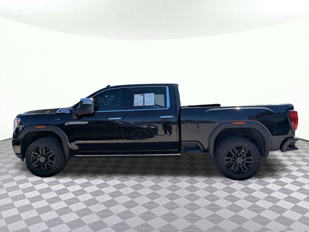 Used 2023 GMC Sierra 2500 Denali w/ Denali Black Diamond Edition image 5