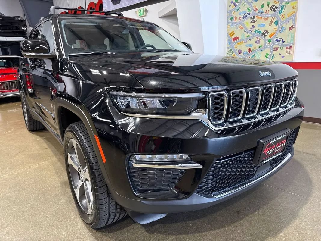 Used 2023 Jeep Grand Cherokee 4WD 4xe image 55