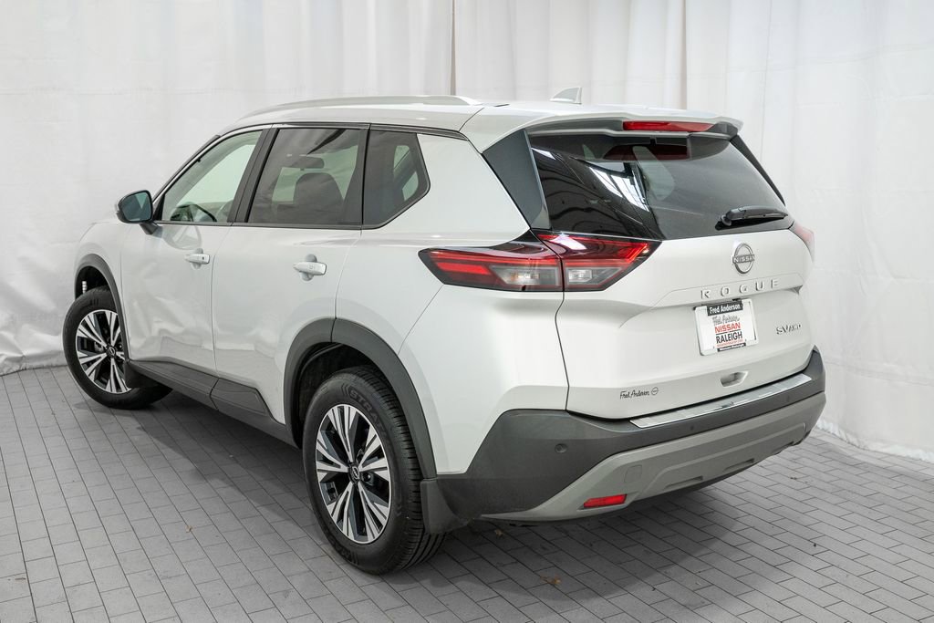 Used 2022 Nissan Rogue SV w/ SV Premium Package image 4