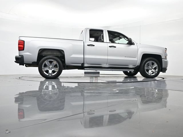 Used 2018 Chevrolet Silverado 1500 Custom w/ Custom Value Package RWD image 31