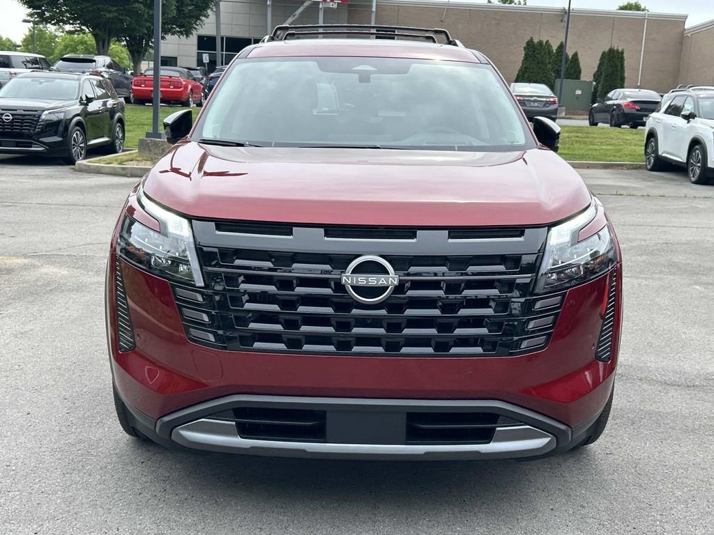 New 2026 Nissan Pathfinder Platinum w/ Lighting Package AWD/4WD image 2