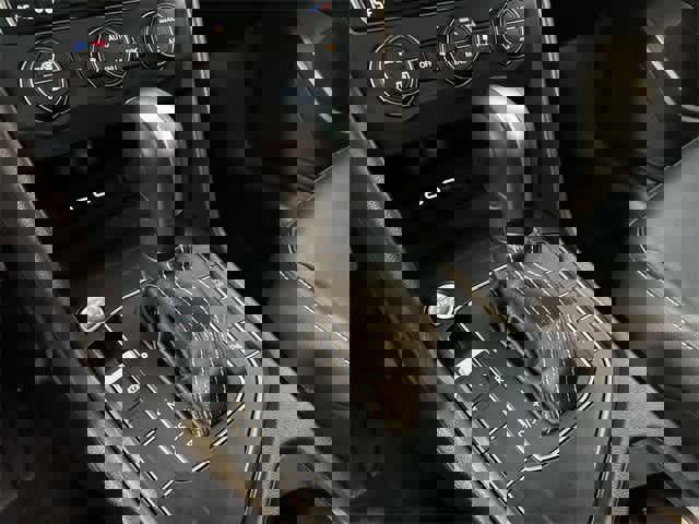 Used 2021 Volkswagen Tiguan SEL w/ 3-Row Tiguan MDO Package image 24