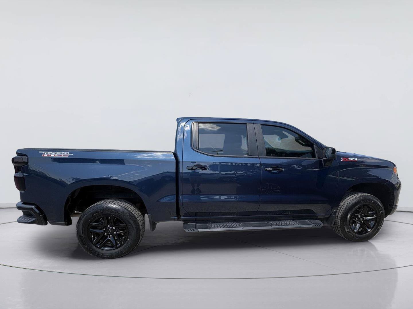 Used 2022 Chevrolet Silverado 1500 LT Trail Boss w/ Convenience Package II AWD/4WD image 8