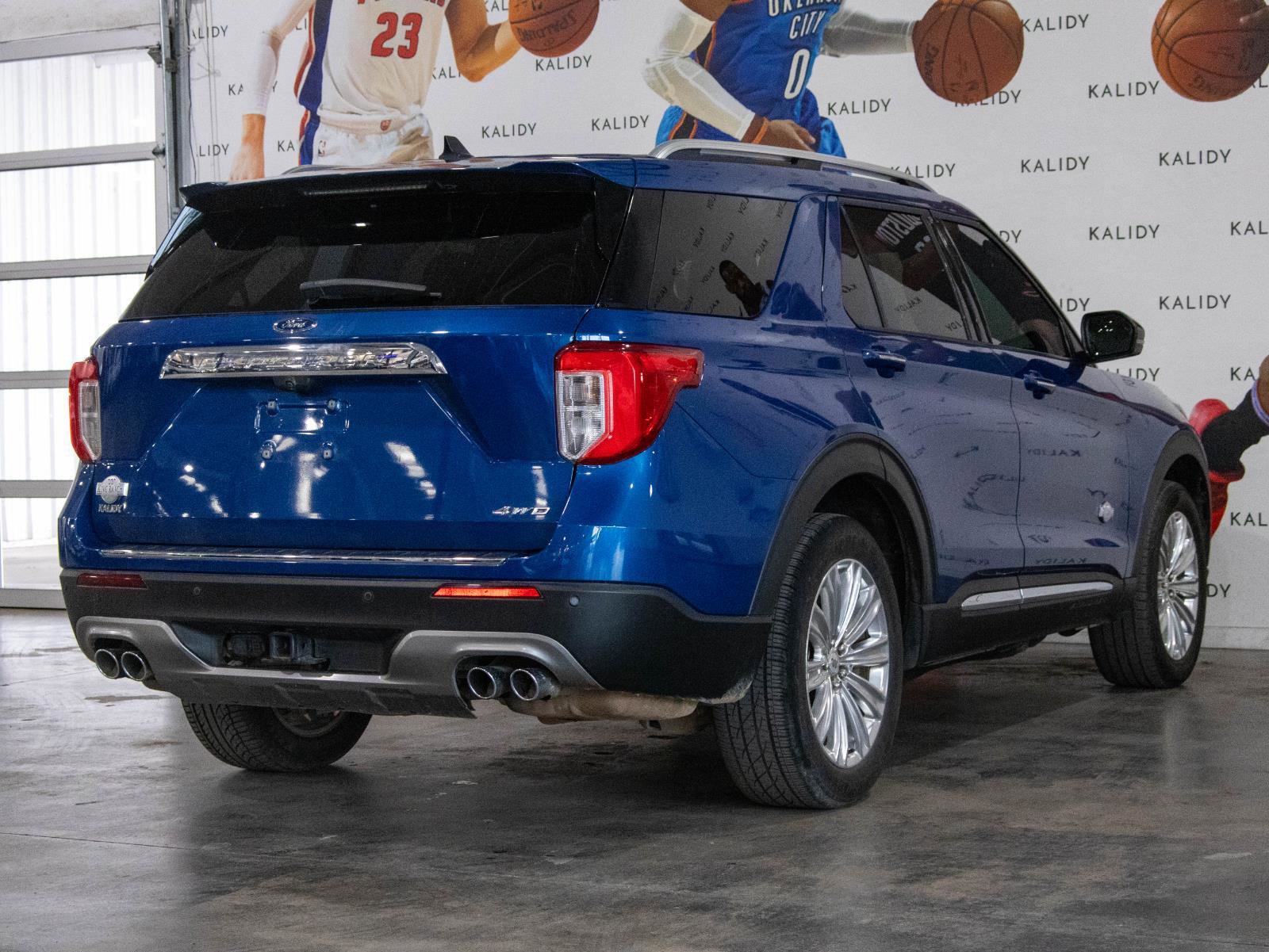 Used 2021 Ford Explorer King Ranch w/ Premium Technology Package image 27