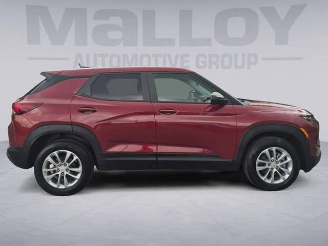 Certified 2025 Chevrolet TrailBlazer LS w/ LPO, Blackout Package AWD/4WD image 6