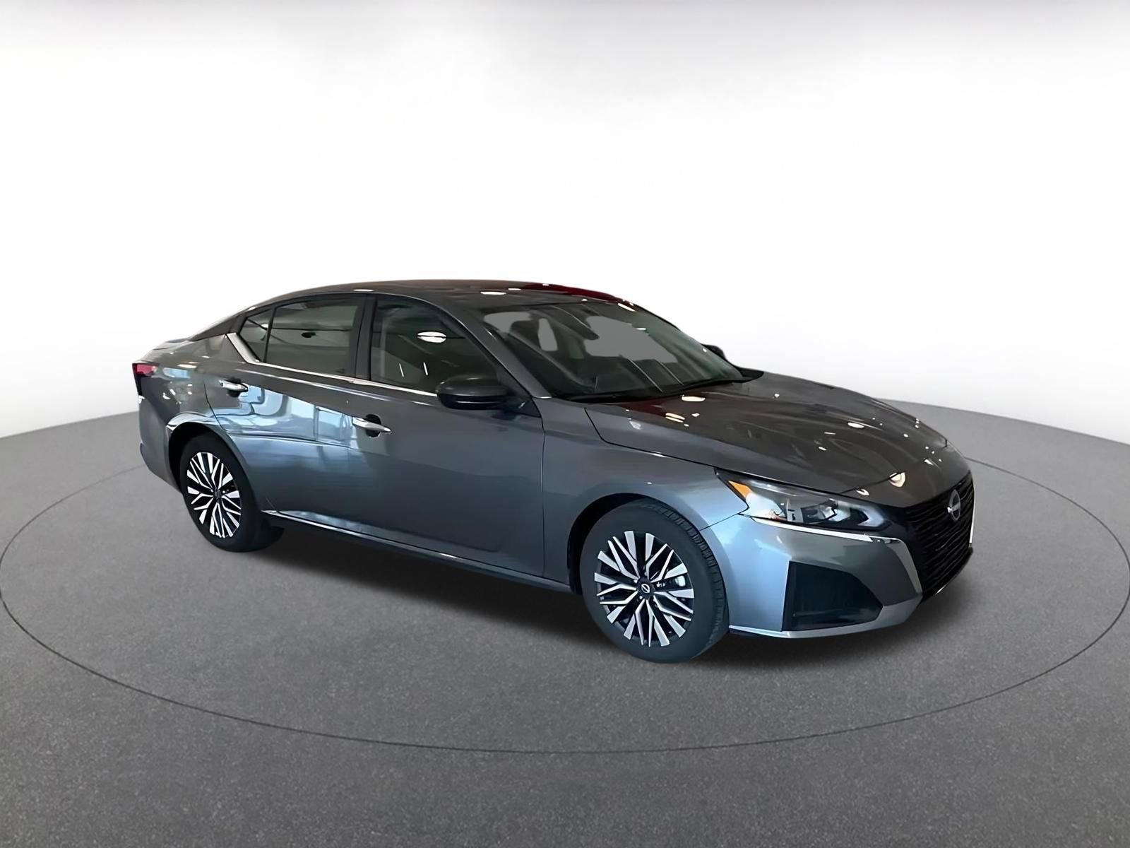 Used 2025 Nissan Altima 2.5 SV video 2