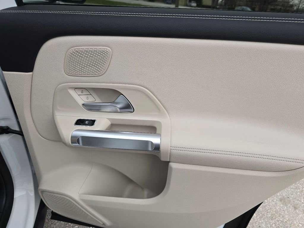 New 2026 Mercedes-Benz GLB 250 4MATIC image 22