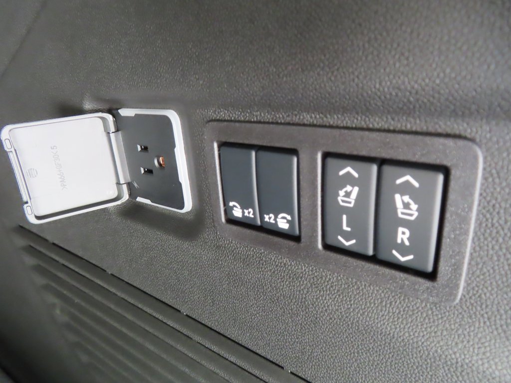 New 2026 Chevrolet Suburban High Country image 23