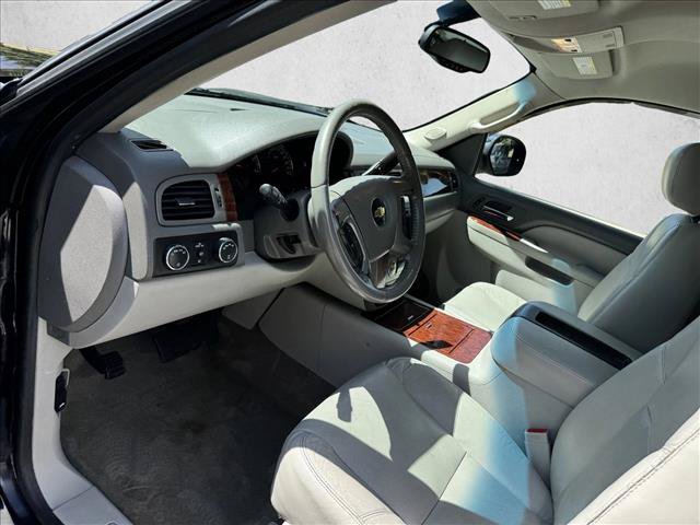 Used 2011 Chevrolet Avalanche LTZ AWD/4WD image 11