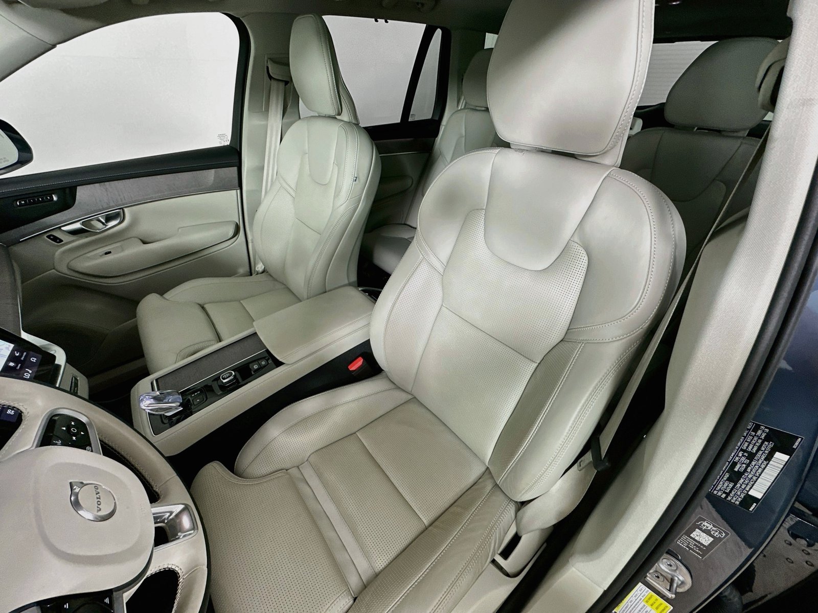 Certified 2026 Volvo XC90 B6 Ultra AWD/4WD image 33