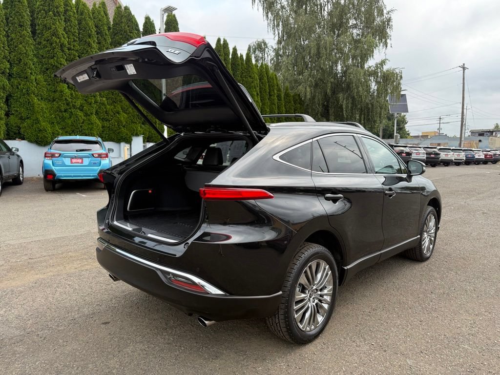 Certified 2024 Toyota Venza XLE AWD/4WD image 11