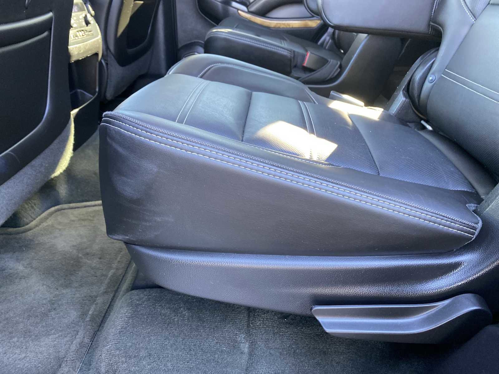 Used 2015 GMC Yukon Denali w/ Open Road Package image 29