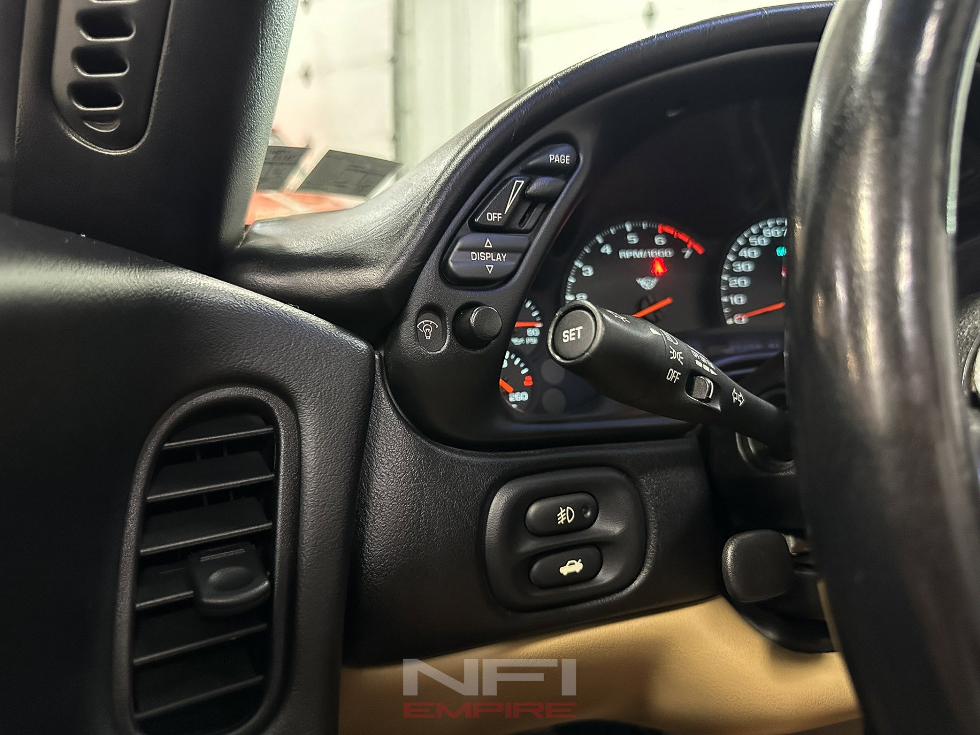 Used 2000 Chevrolet Corvette Convertible 2D w/ Memory Pkg image 40