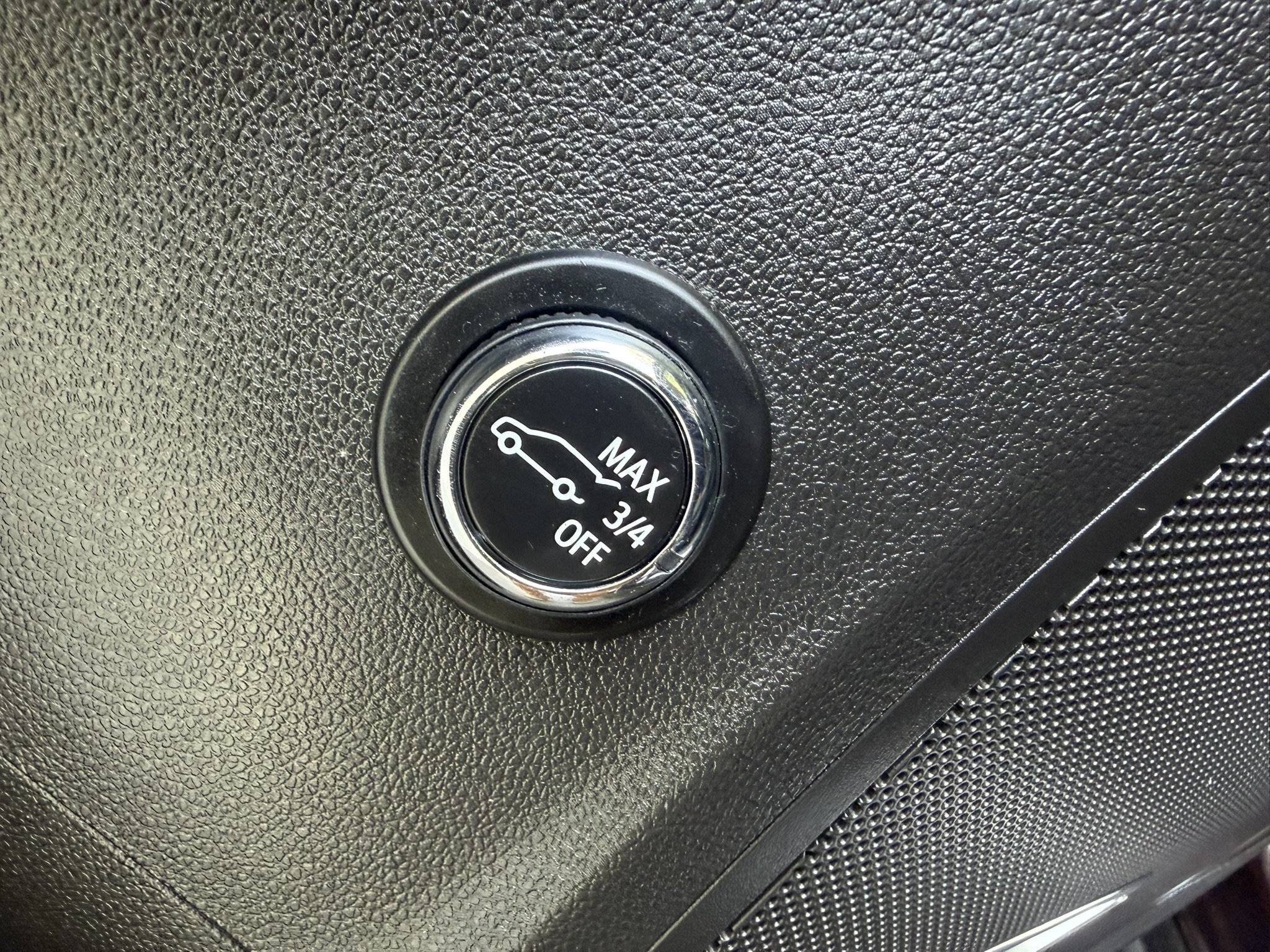 Used 2023 Buick Envision Avenir AWD/4WD image 22