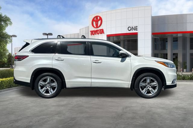 Used 2016 Toyota Highlander Limited AWD/4WD image 3