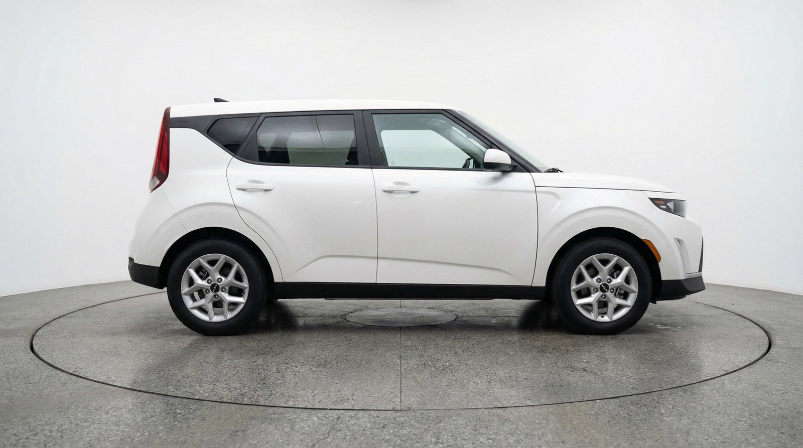 Used 2025 Kia Soul LX w/ LX Technology Package image 11