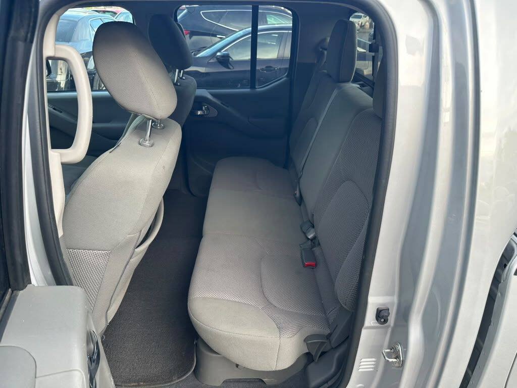 Used 2020 Nissan Frontier SV w/ Midnight Edition Floor Mats RWD image 22