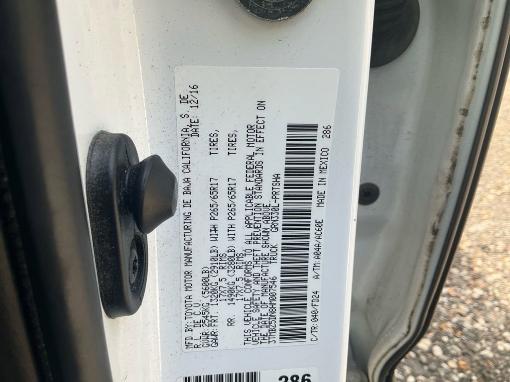 Used 2017 Toyota Tacoma TRD Sport image 18