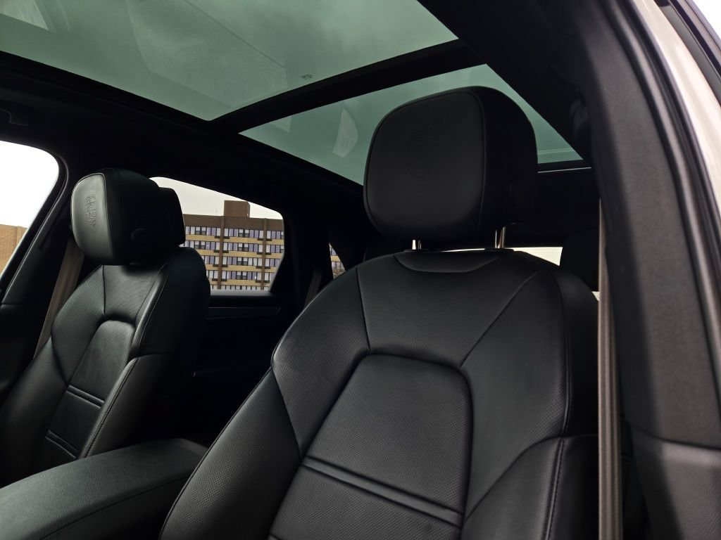 Used 2023 Porsche Cayenne Platinum Edition AWD/4WD image 5
