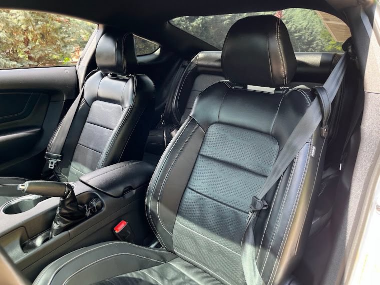 Used 2021 Ford Mustang GT Premium w/ Equipment Group 401A RWD image 9