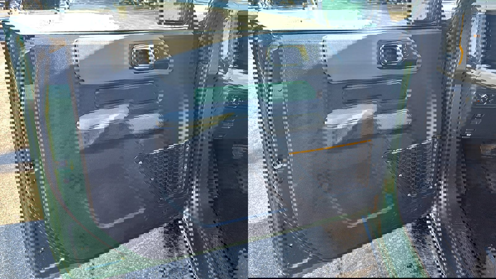 Used 2022 Ford Bronco Badlands image 10