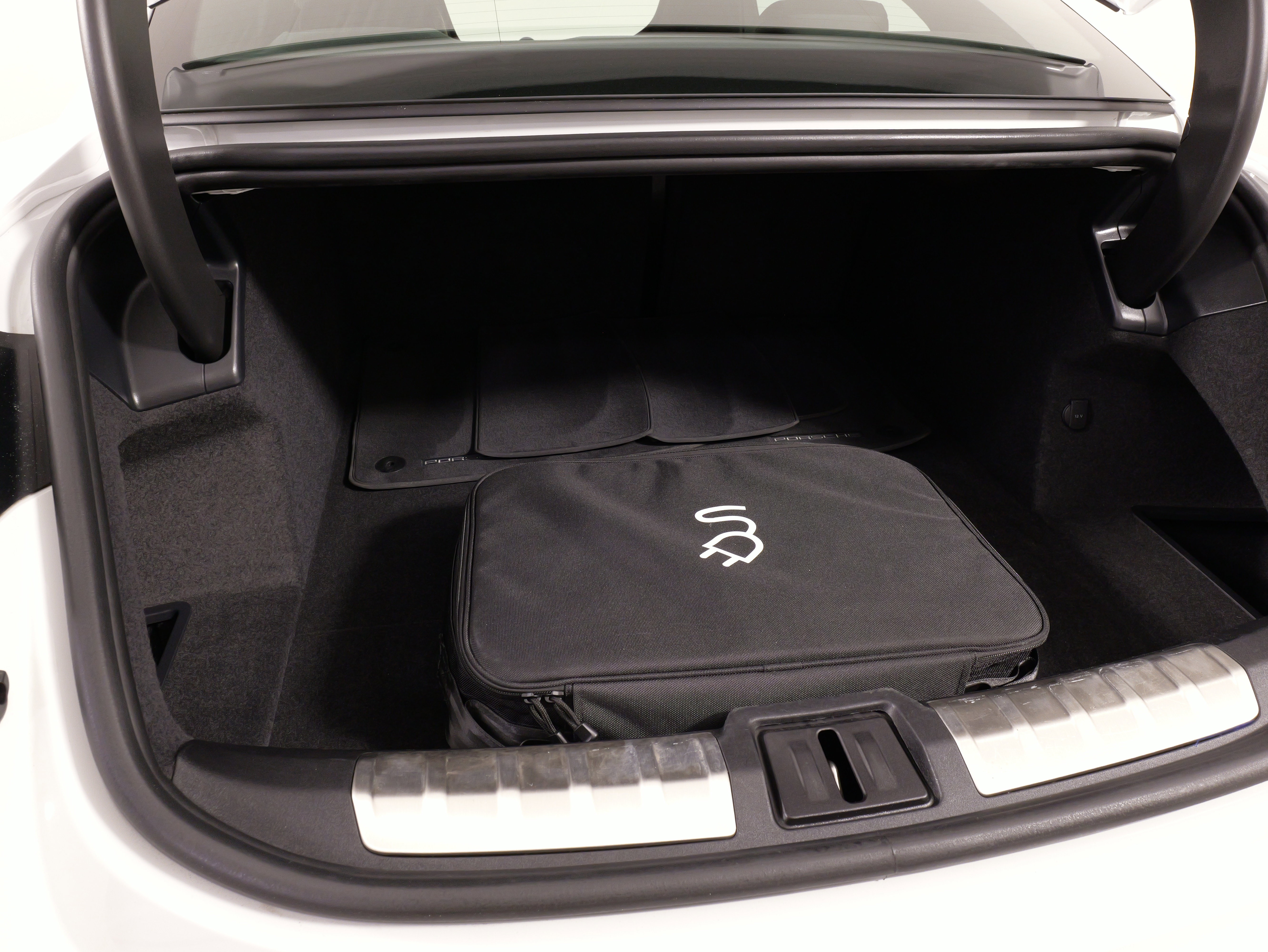 Used 2023 Porsche Taycan GTS image 57