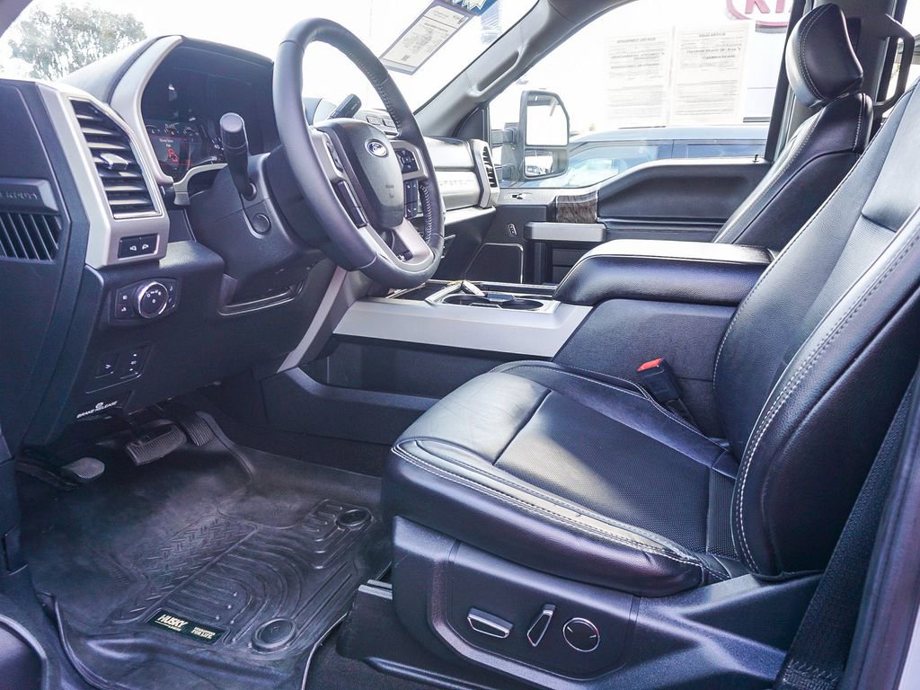 Used 2019 Ford F250 Lariat w/ Lariat Ultimate Package AWD/4WD image 17