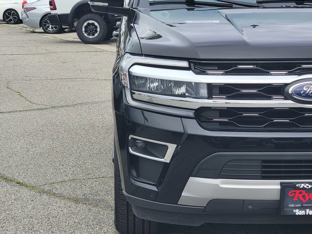 Used 2024 Ford Expedition Max Limited image 3