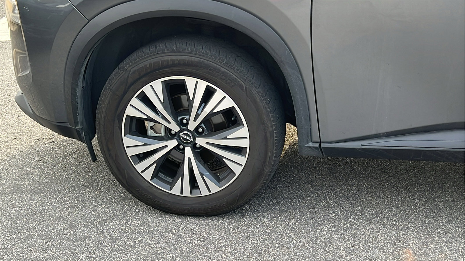 Used 2023 Nissan Rogue SV image 12