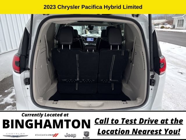 Used 2023 Chrysler Pacifica Limited FWD image 27