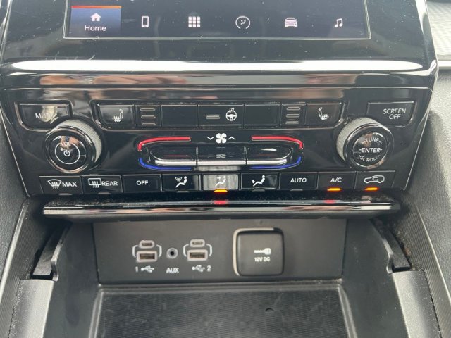 Used 2024 Jeep Grand Cherokee Altitude AWD/4WD image 28