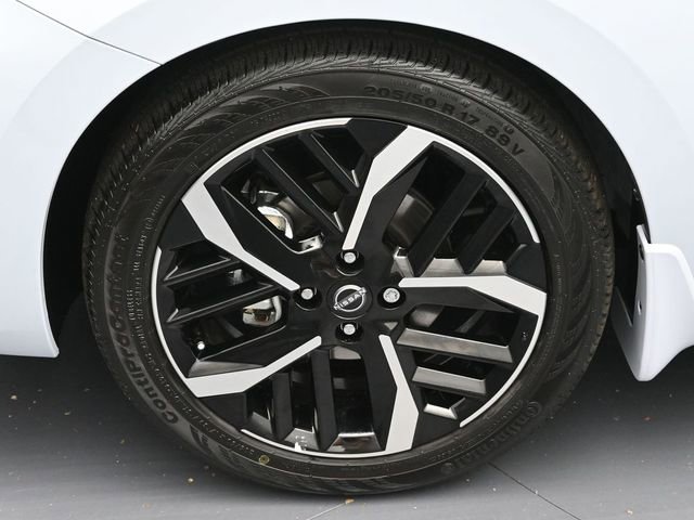 New 2025 Nissan Versa SR w/ Trunk Package FWD image 4