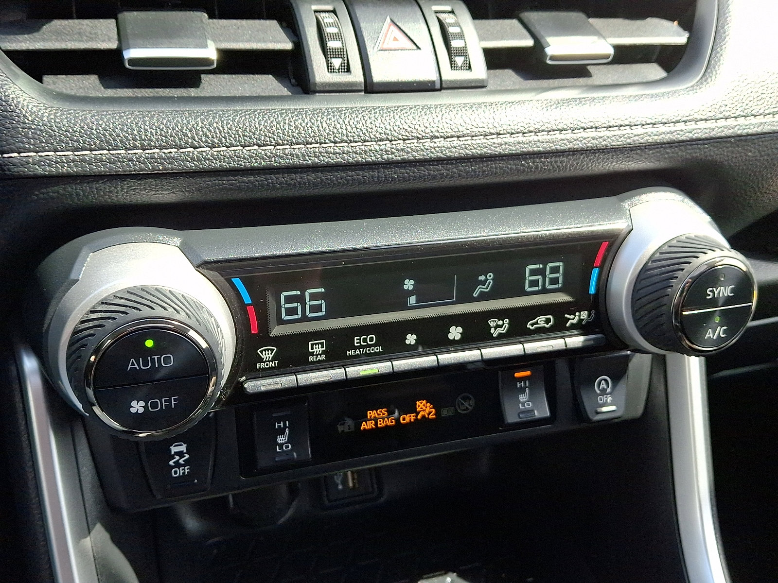 Used 2023 Toyota RAV4 XLE Premium image 16