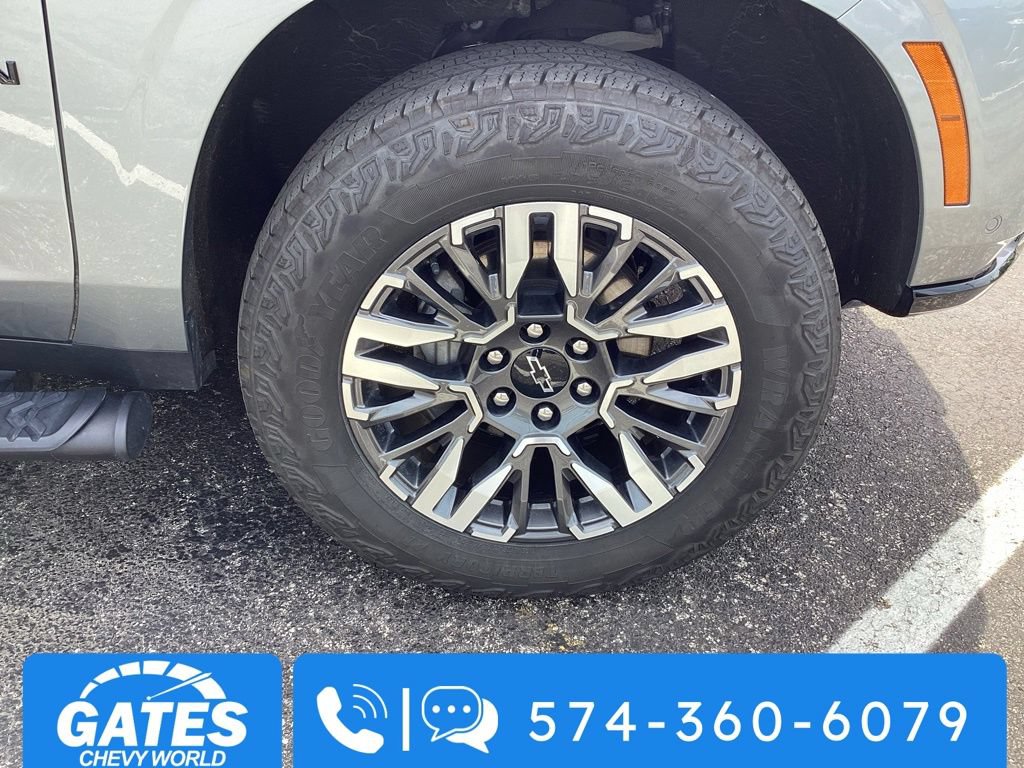 Used 2025 Chevrolet Suburban Z71 AWD/4WD image 34
