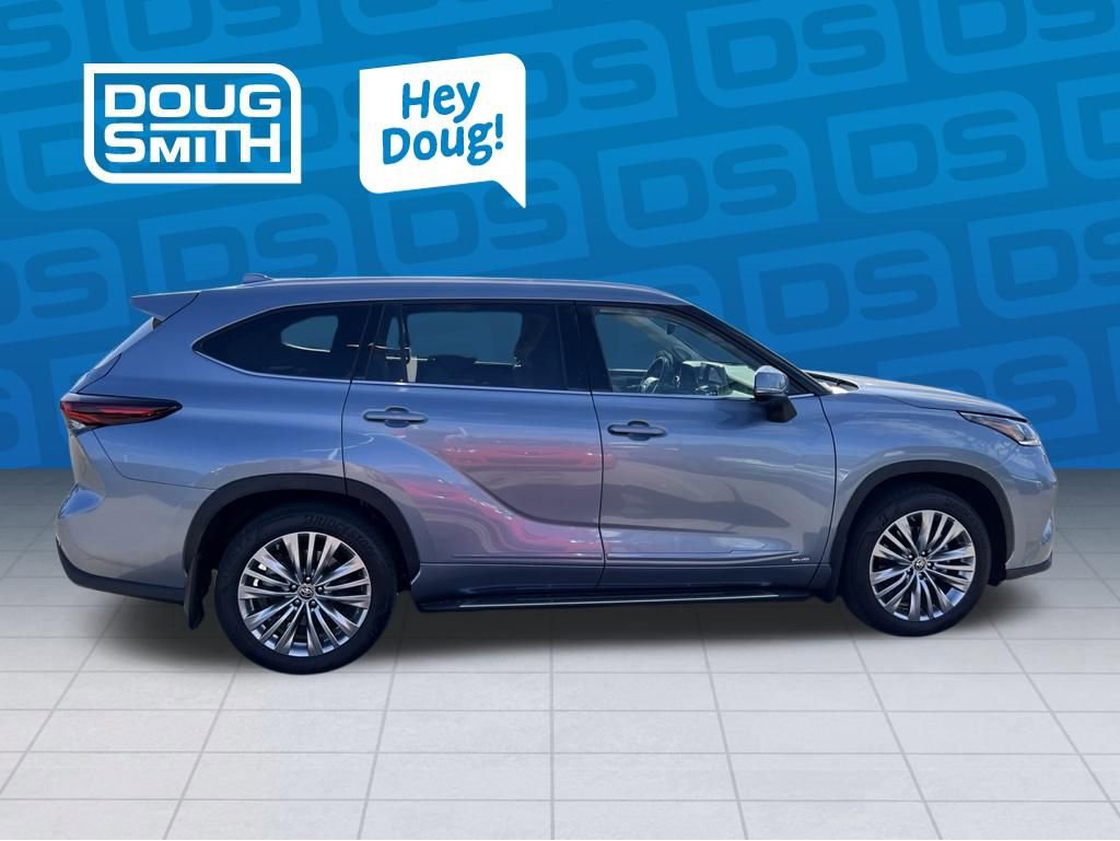 Used 2024 Toyota Highlander Platinum AWD/4WD image 6