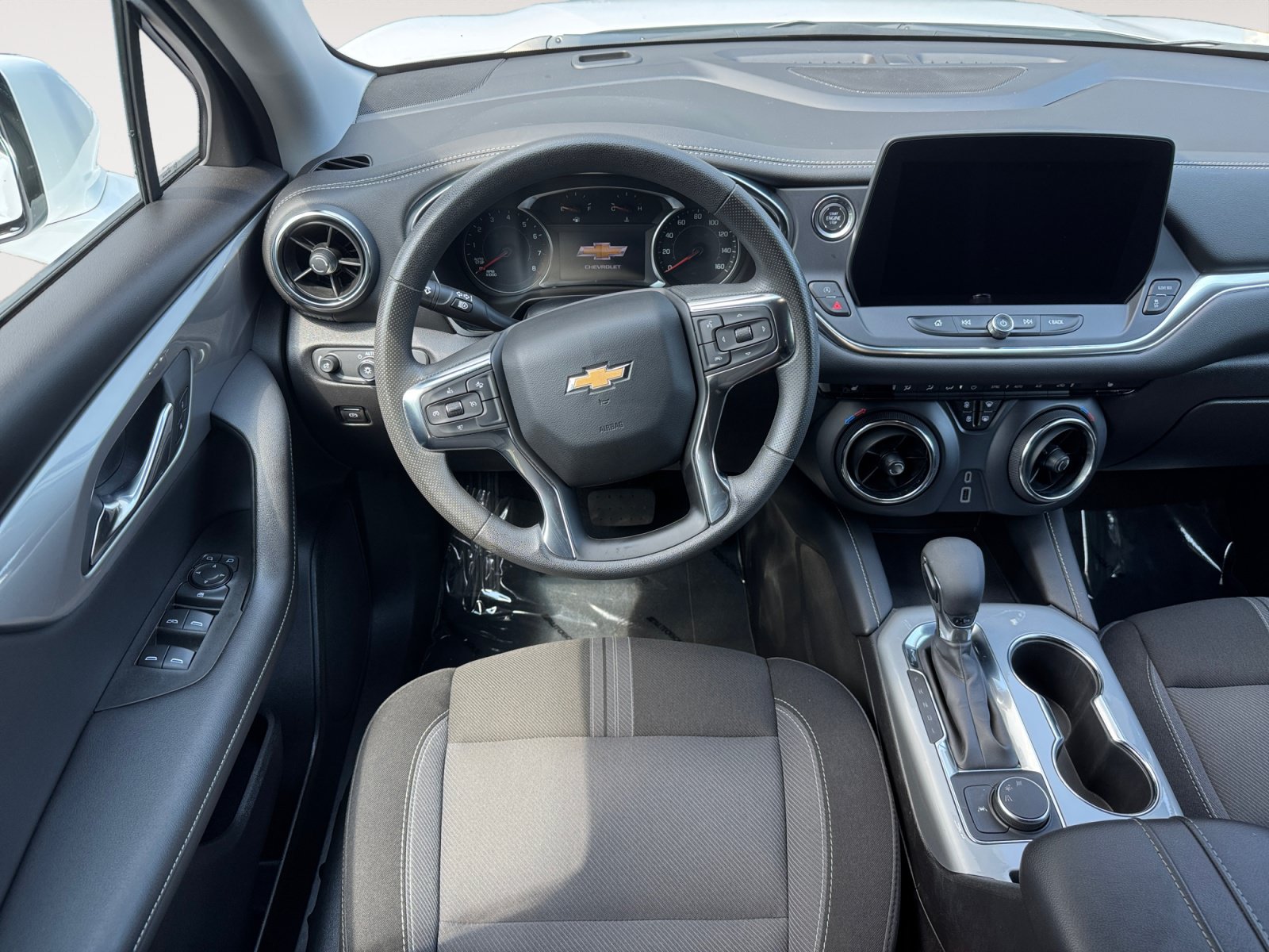 Used 2025 Chevrolet Blazer LT FWD image 11