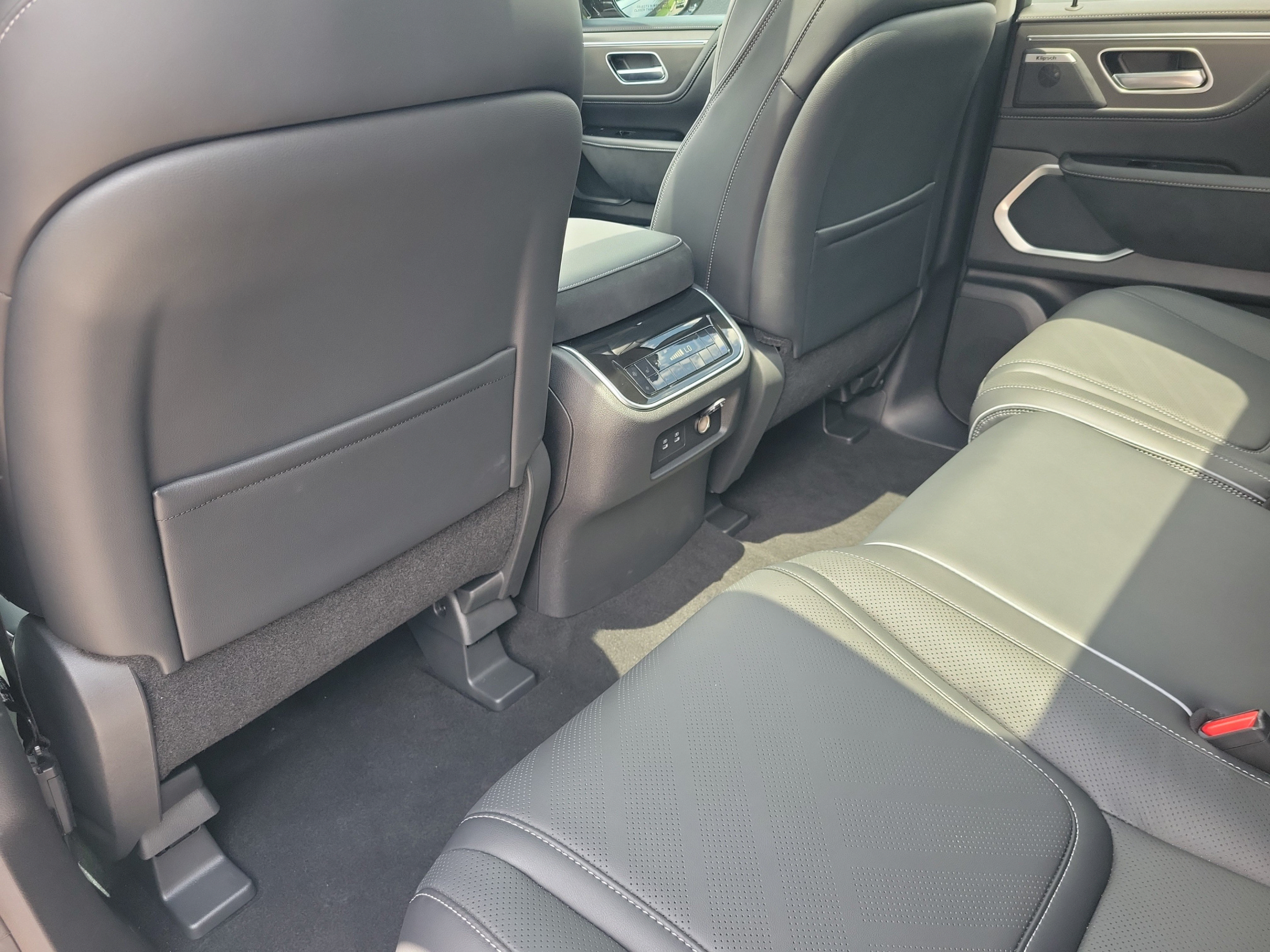 Certified 2026 INFINITI QX80 Luxe w/ Cargo Package AWD/4WD image 23