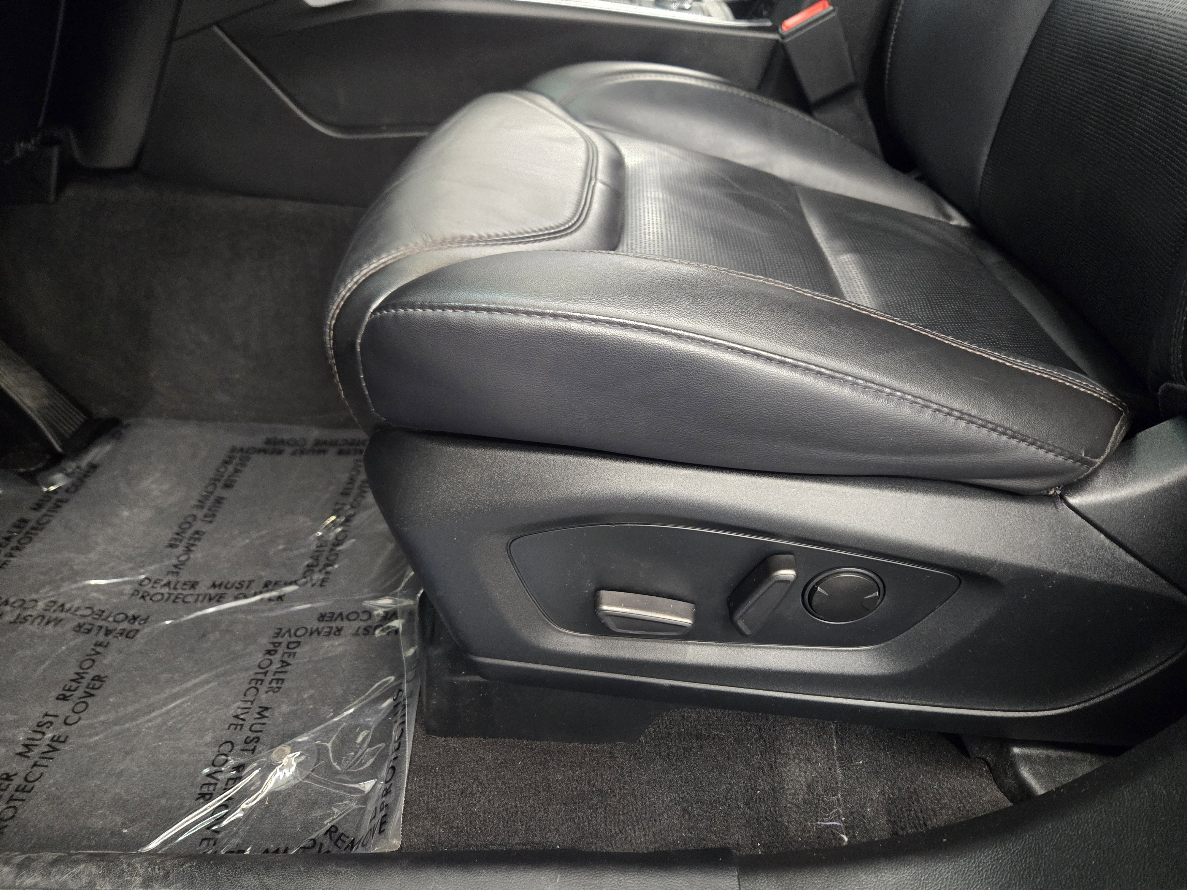 Used 2023 Ford Explorer Platinum AWD/4WD image 22