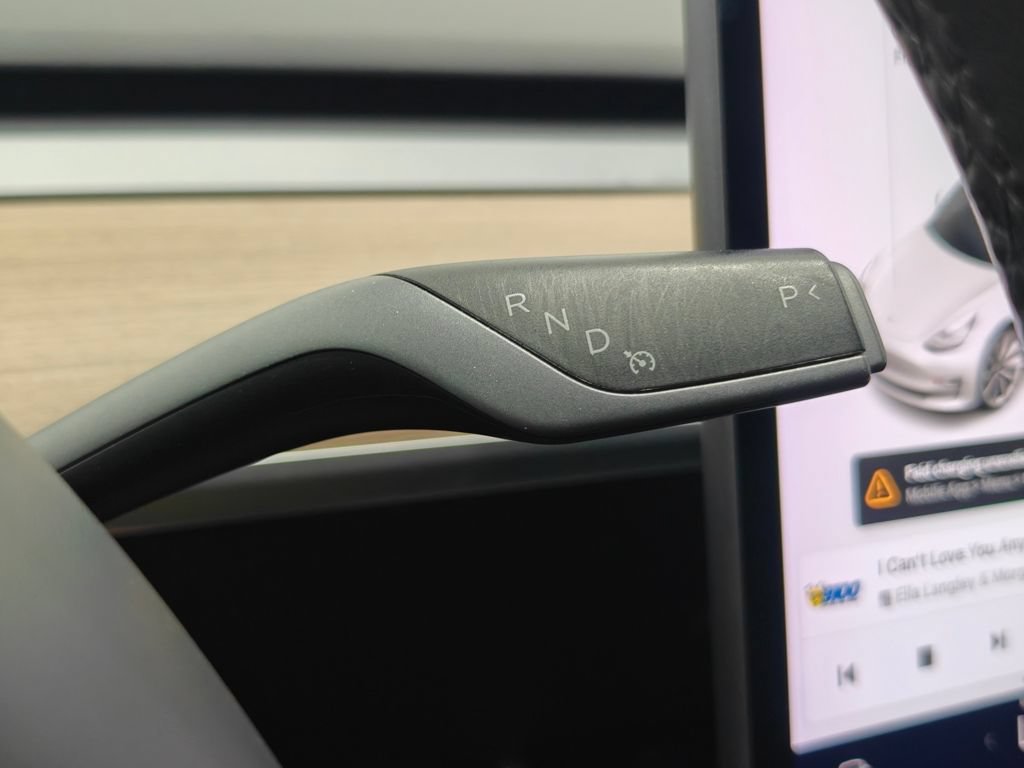 Used 2020 Tesla Model 3 Standard Range RWD image 9
