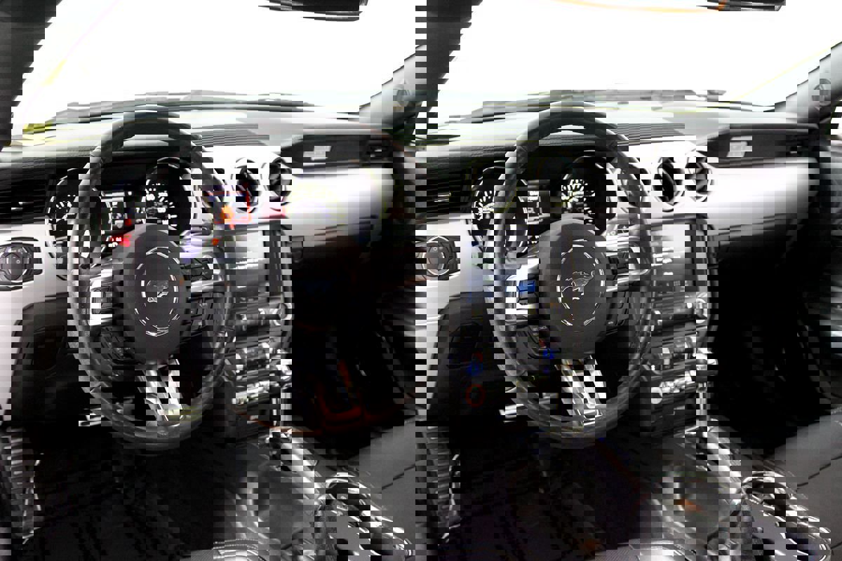 Used 2017 Ford Mustang Premium image 7