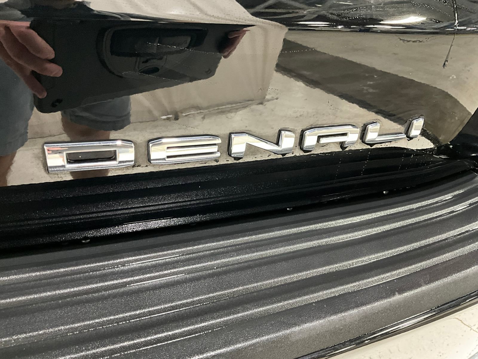 Used 2024 GMC Yukon XL Denali w/ Advanced Technology Package AWD/4WD image 10