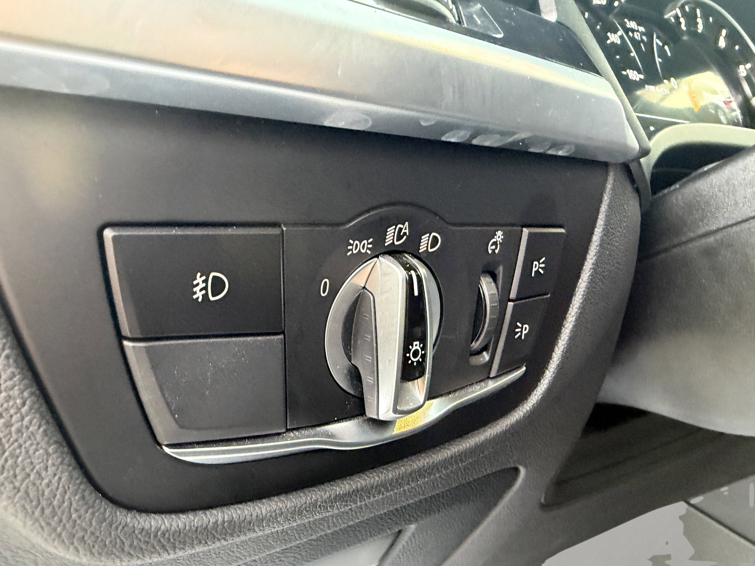 Used 2018 BMW X3 M40i w/ Premium Package image 28