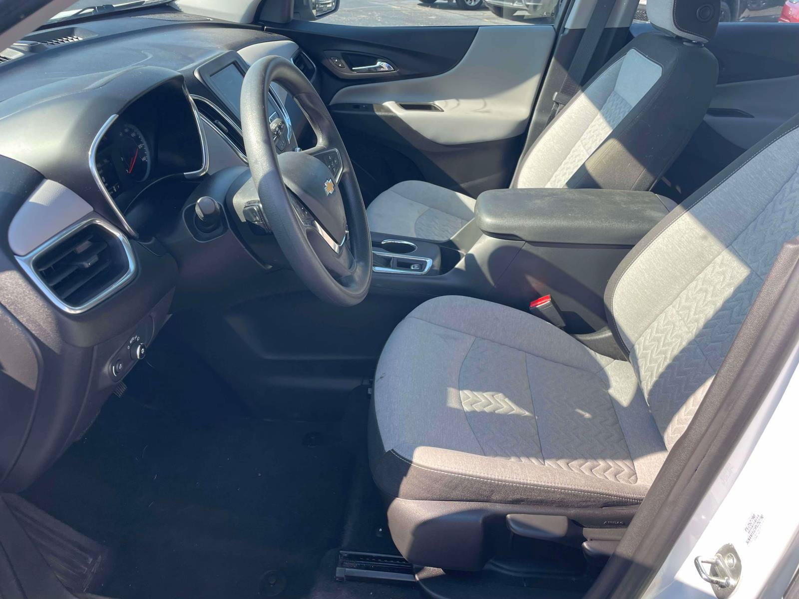 Used 2023 Chevrolet Equinox LS FWD image 11