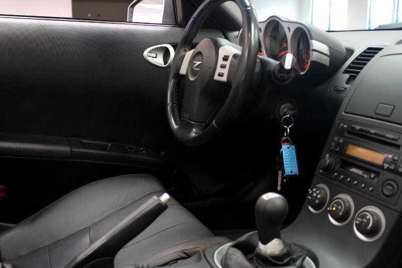 Used 2004 Nissan 350Z Touring image 7