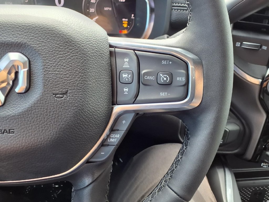 New 2027 RAM 2500 Laramie AWD/4WD image 13