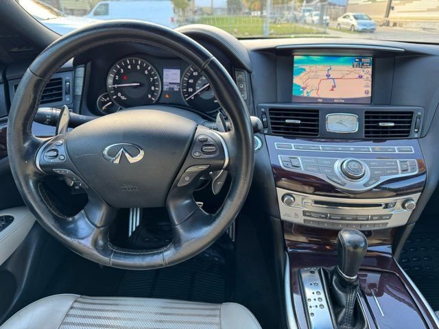 Used 2019 INFINITI Q70 Luxe w/ Sport Package image 25