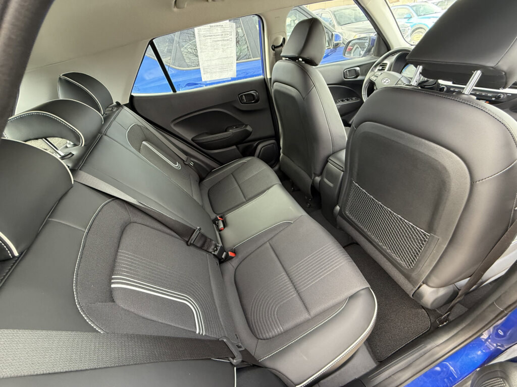 Used 2023 Hyundai Venue Limited w/ Cargo Package image 22